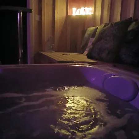 Hodinový hotel Love-room De La Truffiere *