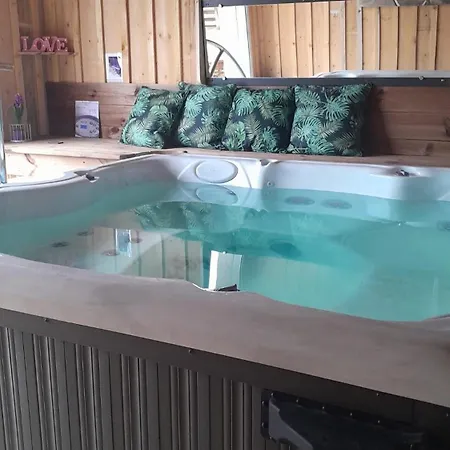 Love-room De La Truffiere بيت الحب